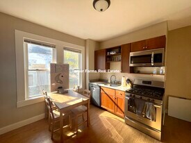 8 Sunset St, Unit 3 in Boston, MA - Building Photo