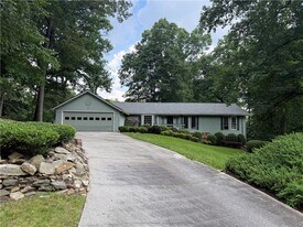 5326 Weatherwood Trce in Marietta, GA - Building Photo