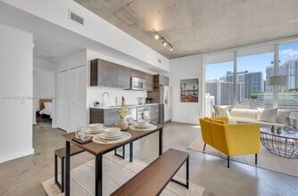 151 SE 1st St, Unit 1111 in Miami, FL - Building Photo - Building Photo