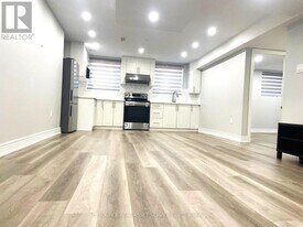 142 Yates Dr in Milton, ON - Building Photo