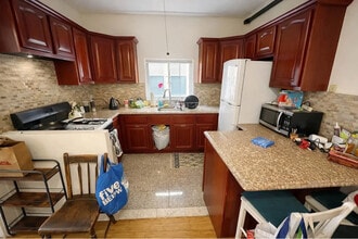 25-66 33rd St in Queens, NY - Building Photo - Building Photo