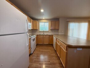 2830 SW Juniper Ave in Redmond, OR - Building Photo - Building Photo