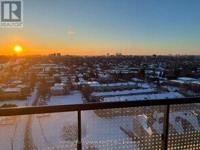 5858 Yonge St in Toronto, ON - Building Photo - Building Photo