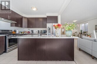 131 Steeplechase Wy in Waterloo, ON - Building Photo - Building Photo