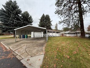 7918 N Hughes Dr in Spokane, WA - Building Photo - Building Photo
