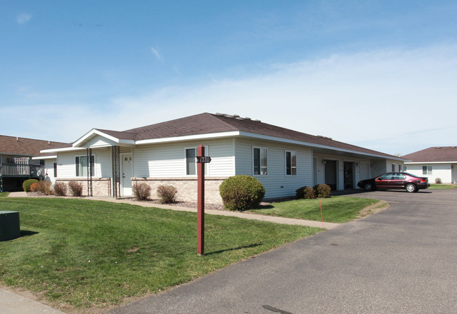 Realife Cooperative Apartments in Eau Claire, WI - Foto de edificio - Building Photo