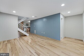 2004 Headlands Cir in Reston, VA - Building Photo - Building Photo
