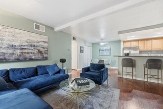 7135 Firmament Ave in Los Angeles, CA - Foto de edificio - Building Photo