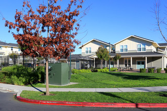 Vineyard Crossings in American Canyon, CA - Building Photo - Building Photo