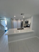 67 SW 3rd St in Pompano Beach, FL - Building Photo - Building Photo