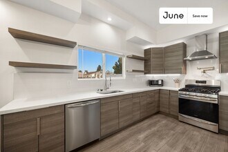 5637 Riverton Ave in Los Angeles, CA - Building Photo - Building Photo