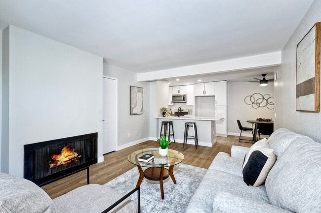 9209 Village Glen Dr