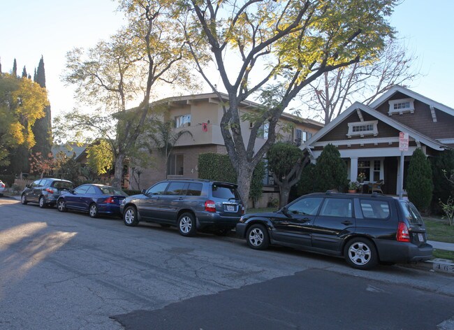 4626 Russell Ave in Los Angeles, CA - Building Photo - Building Photo