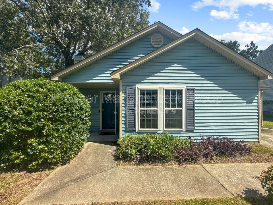 8108 Halifax Way in Charleston, SC - Building Photo