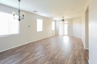 7403 W St Charles Ave in Phoenix, AZ - Building Photo - Building Photo