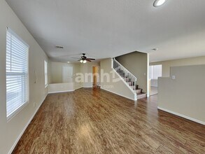 8628 Hidden Pines Ave in Las Vegas, NV - Building Photo - Building Photo