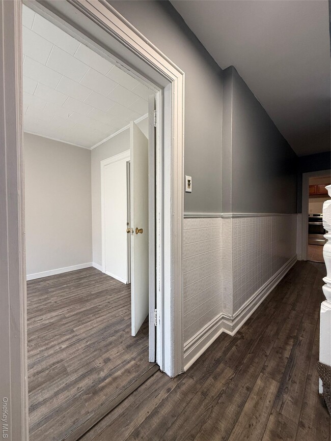 43-13 25th Ave in Queens, NY - Building Photo - Building Photo