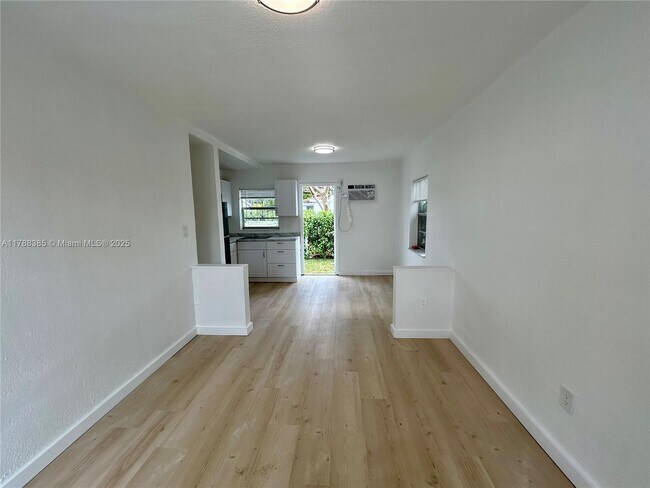 601 NW 90th St in El Portal, FL - Building Photo - Building Photo