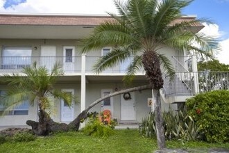 Golden Sunset Apartments in Hollywood, FL - Foto de edificio - Building Photo