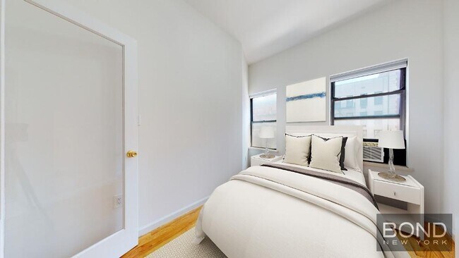 96 Third Avenue in New York, NY - Building Photo - Building Photo