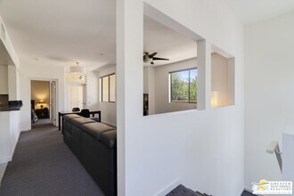 870 E Palm Canyon Dr in Palm Springs, CA - Building Photo - Building Photo