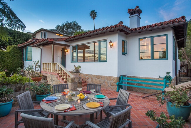 property at 870 Paseo Ferrelo
