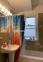 69 Raymond Ave, Unit 1 in Somerville, MA - Foto de edificio - Building Photo