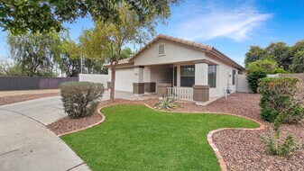 15709 W Linden St in Goodyear, AZ - Building Photo