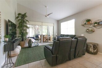 8482 Bent Creek Way in Naples, FL - Foto de edificio - Building Photo