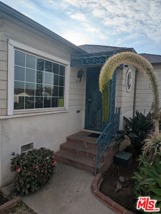 3500 W 74th Pl in Inglewood, CA - Building Photo