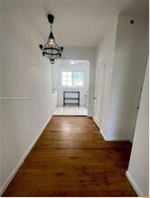 1619 Meridian Ave in Miami Beach, FL - Building Photo - Building Photo