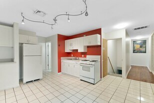 392-394 Crown St in New Haven, CT - Building Photo