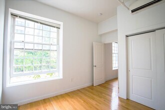 4 Leverington Ave in Philadelphia, PA - Building Photo - Building Photo