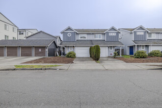 Puget Sound Townhomes in Tacoma, WA - Foto de edificio - Building Photo