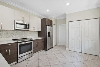2277 Pasadena Way in Weston, FL - Building Photo - Building Photo