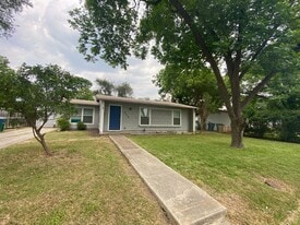 209 Redrock Dr in San Antonio, TX - Building Photo