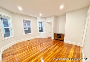 68 Bakersfield St in Boston, MA - Building Photo