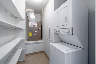 Bradford Square in Clinton Township, MI - Building Photo - Interior Photo