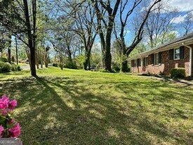 2962 McAfee Rd in Decatur, GA - Building Photo