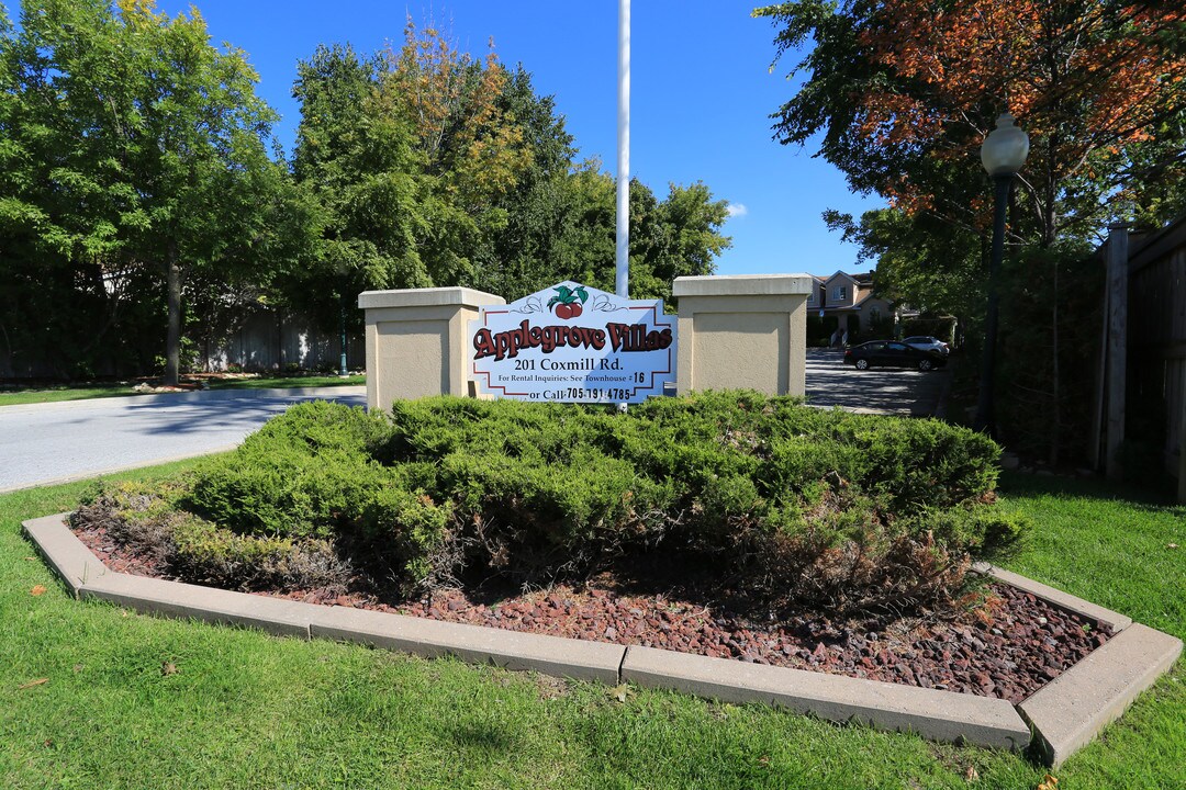 Applegrove Villas in Barrie, ON - Building Photo