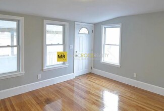 163 Ferry St, Unit 2 in Malden, MA - Foto de edificio - Building Photo