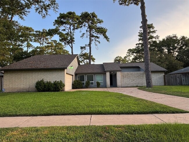 12614 Campos Dr