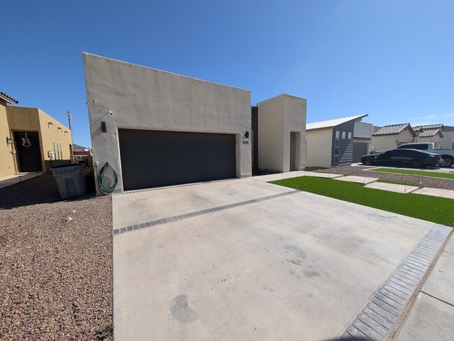 6141 Hidden Psge Ave in El Paso, TX - Building Photo - Building Photo
