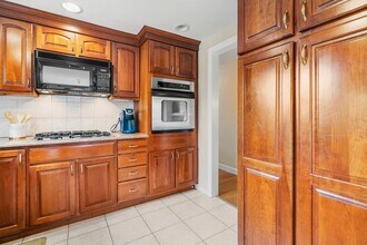 41 Rublee St, Unit 1 in Arlington, MA - Foto de edificio - Building Photo