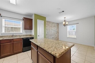 6237 Obsidian Creek Dr in Fort Worth, TX - Building Photo - Building Photo