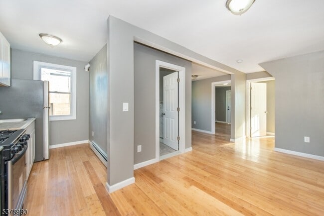 property at 581 E 18th St
