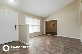 1065 Kit Ct in Lutz, FL - Foto de edificio - Building Photo