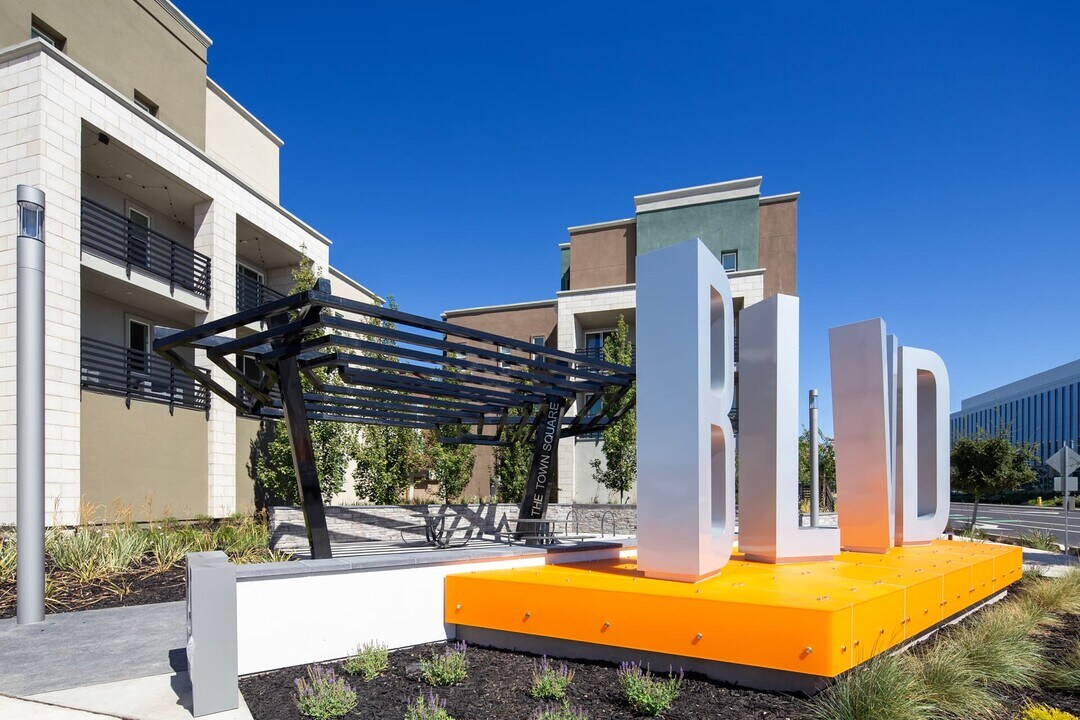 6357 Dandelion St in Dublin, CA - Building Photo