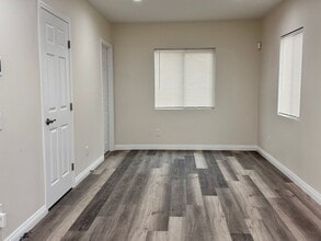 128 N Sheridan St in Corona, CA - Building Photo - Building Photo