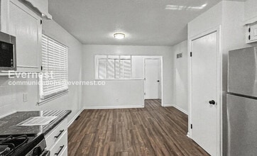 16008 W 151st Terrace in Olathe, KS - Building Photo - Building Photo